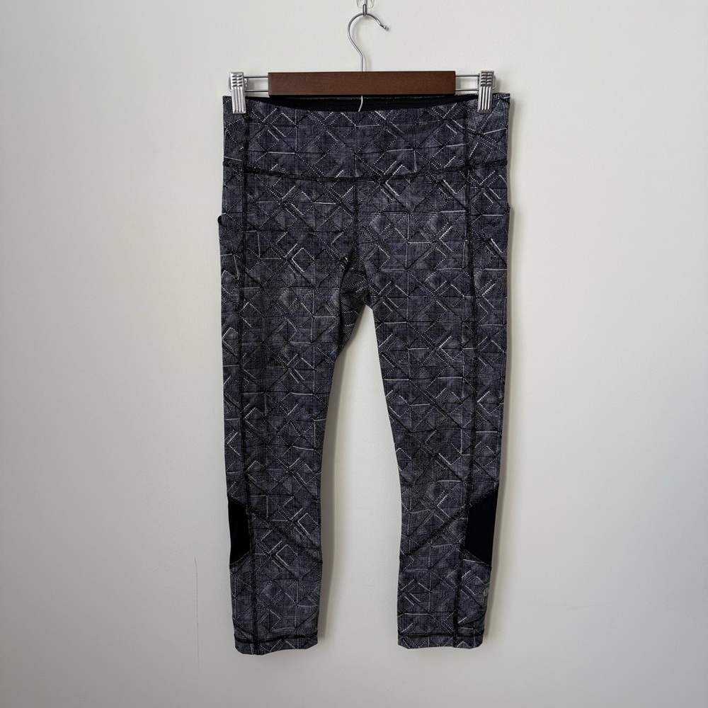 Lululemon Pace Rival Crop 22” Formation Alpine White Black‎ Size 6 Running